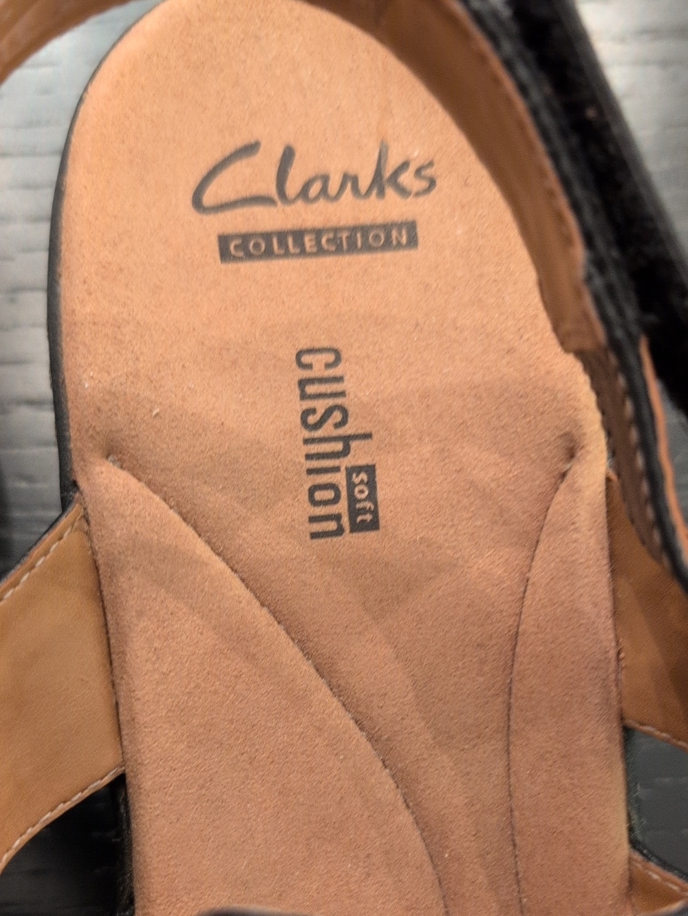 Clarks Women’s Black Strappy Comfort Sandals - Picture 2 of 3